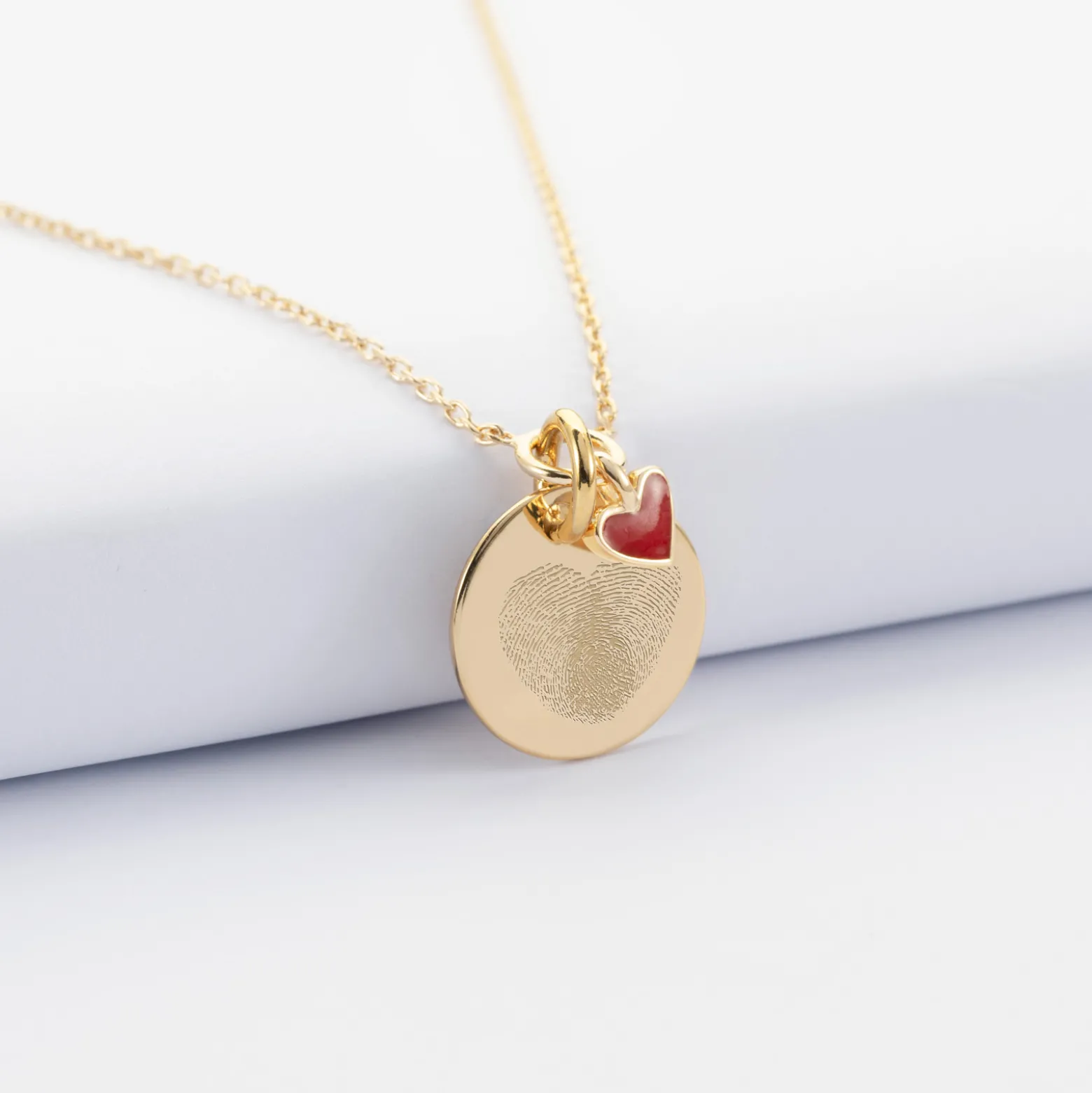 Collier coeur émail rouge personnalisé médaille plaqué or 15 mm
