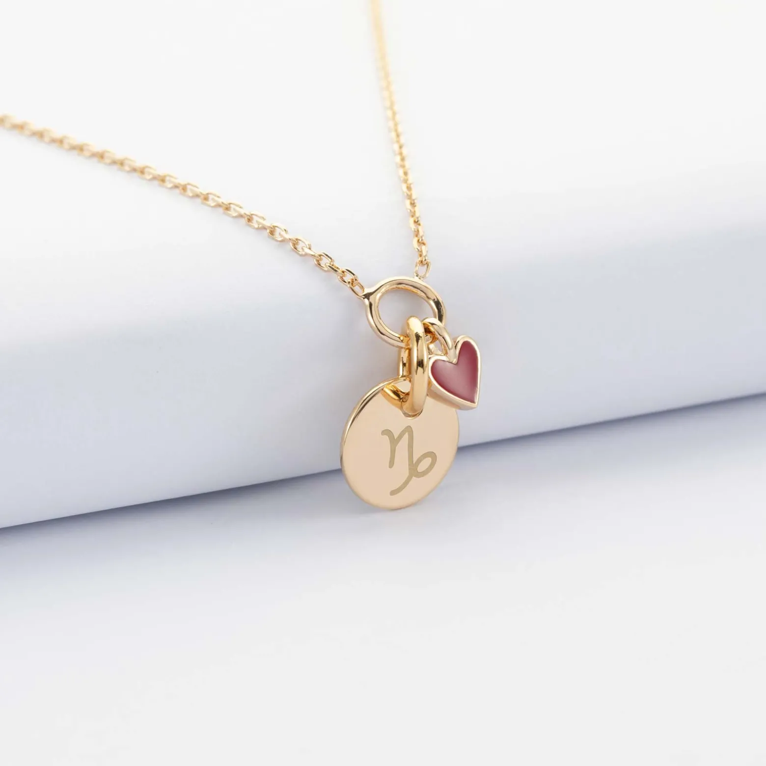 Collier coeur émail rouge personnalisé médaille plaqué or 10 mm