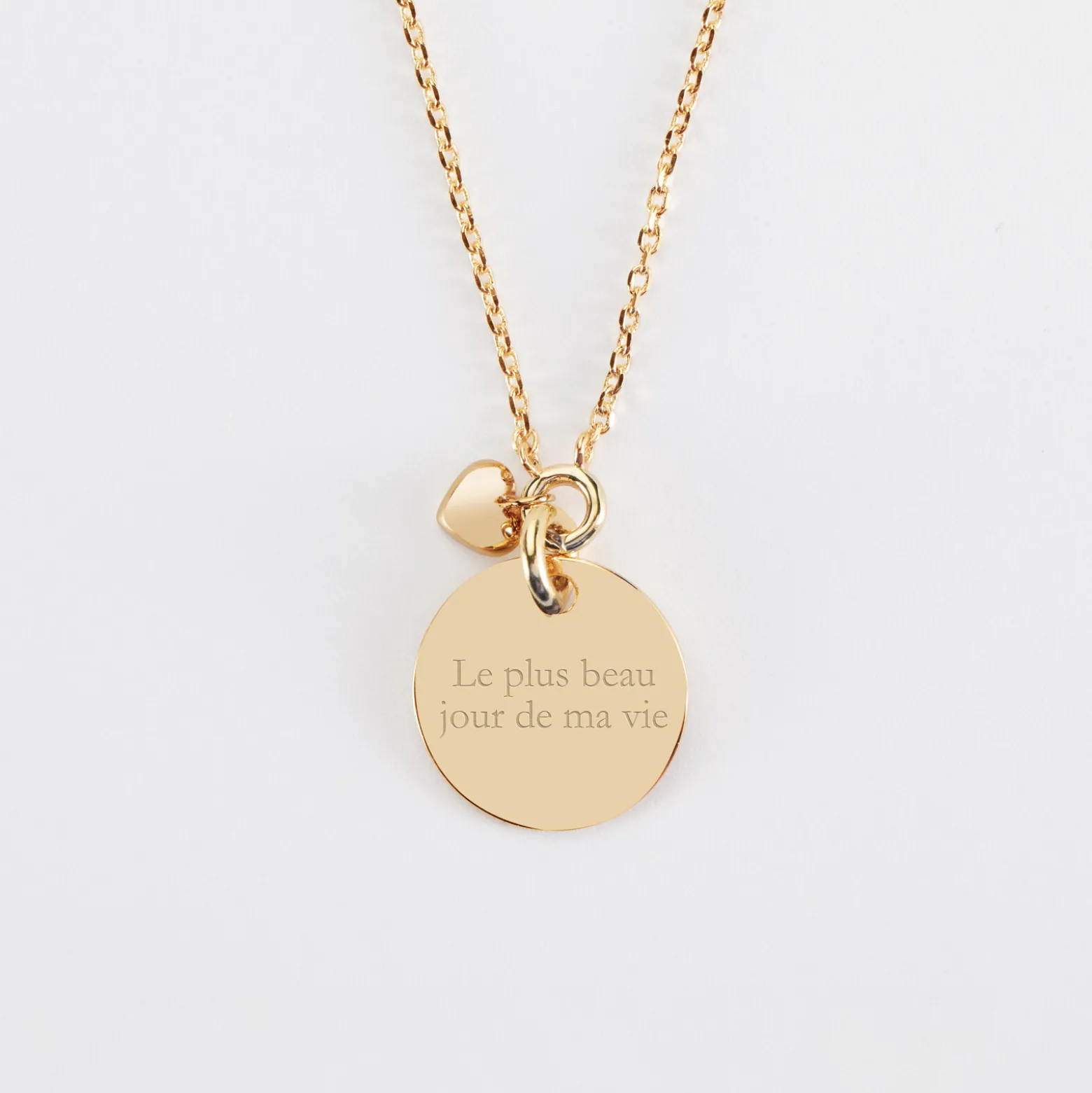 Collier mini coeur bombé Mariée personnalisé médaille gravée plaqué or 15 mm