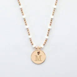 Collier perles colorées personnalisé médaille gravée plaqué or 10 mm