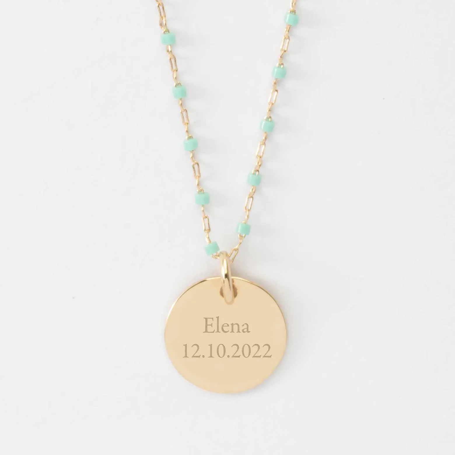 Collier perles Miyuki colorées personnalisé médaille gravée plaqué or 15 mm
