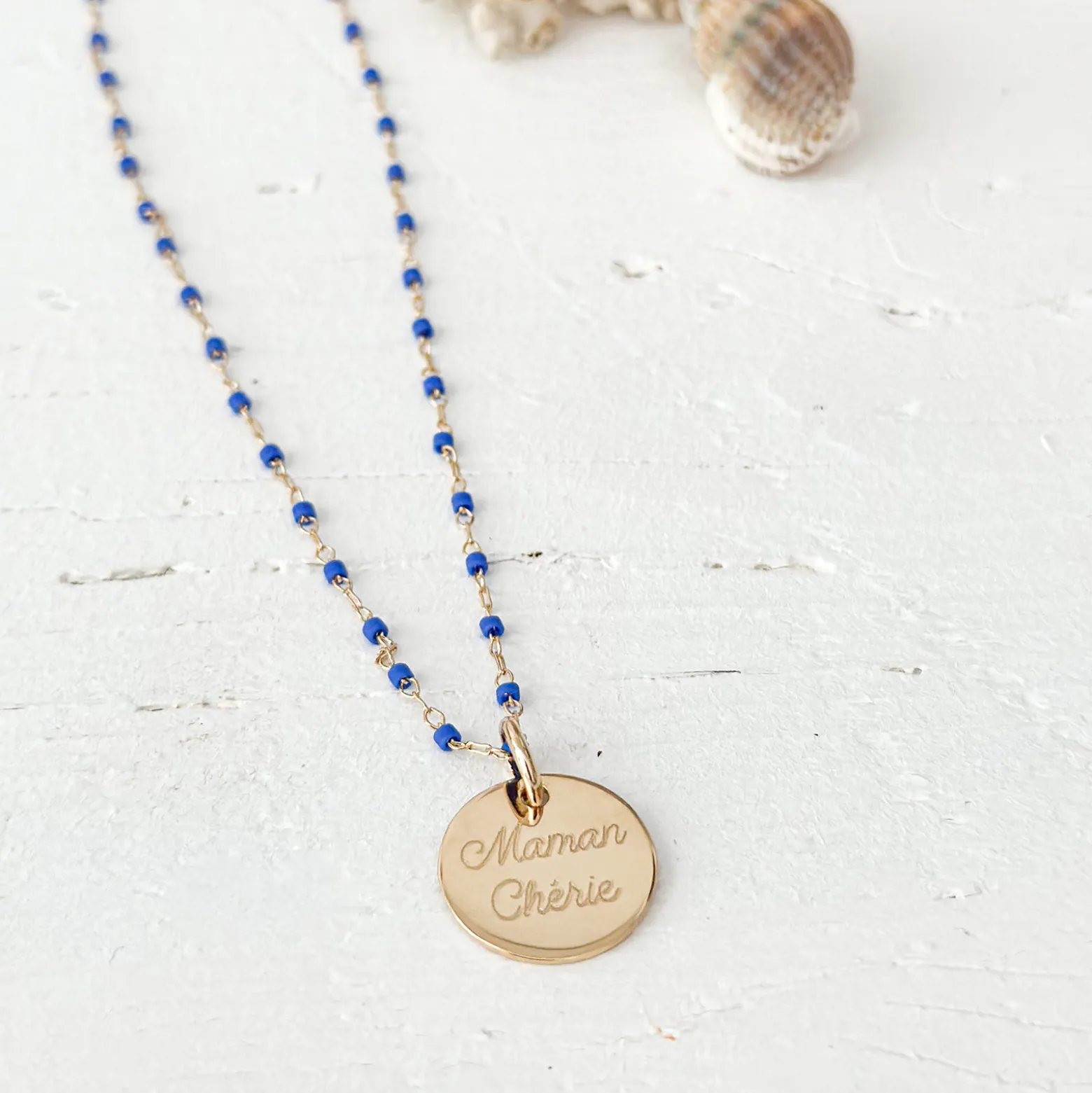 Collier perles Miyuki colorées personnalisé médaille gravée plaqué or 15 mm