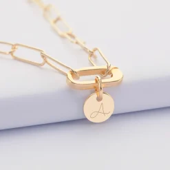 Collier personnalisé grandes mailles mousqueton médaille gravée plaqué or 10 mm