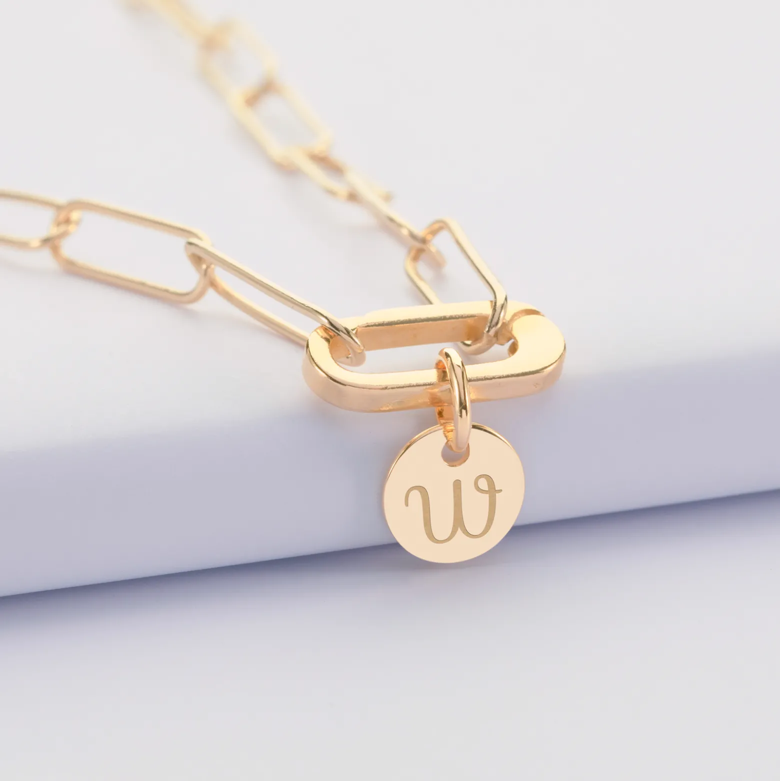 Collier personnalisé grandes mailles mousqueton médaille gravée plaqué or 10 mm