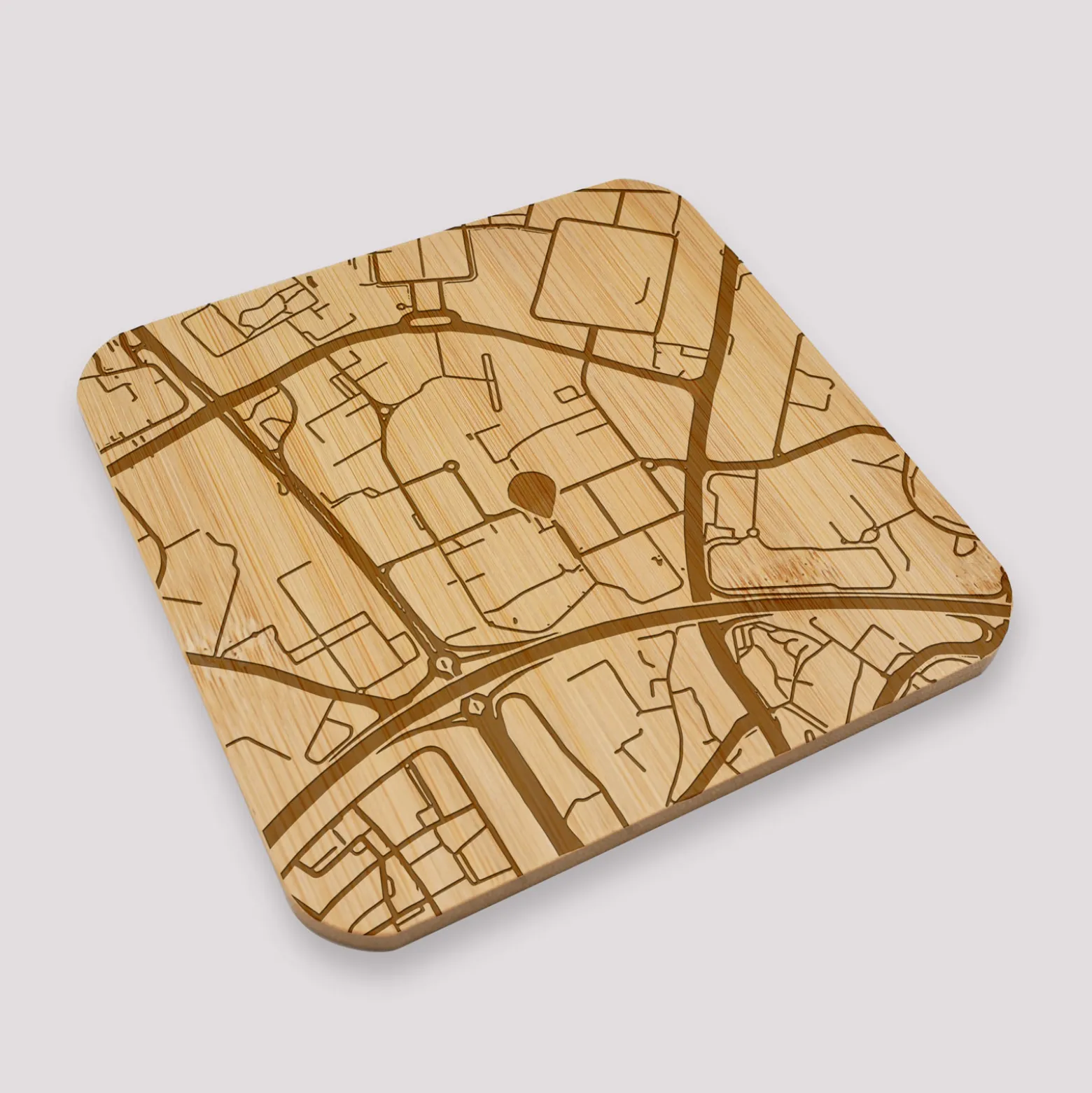 Dessous de plat "Géo map" personnalisé gravé bambou 145x145 mm