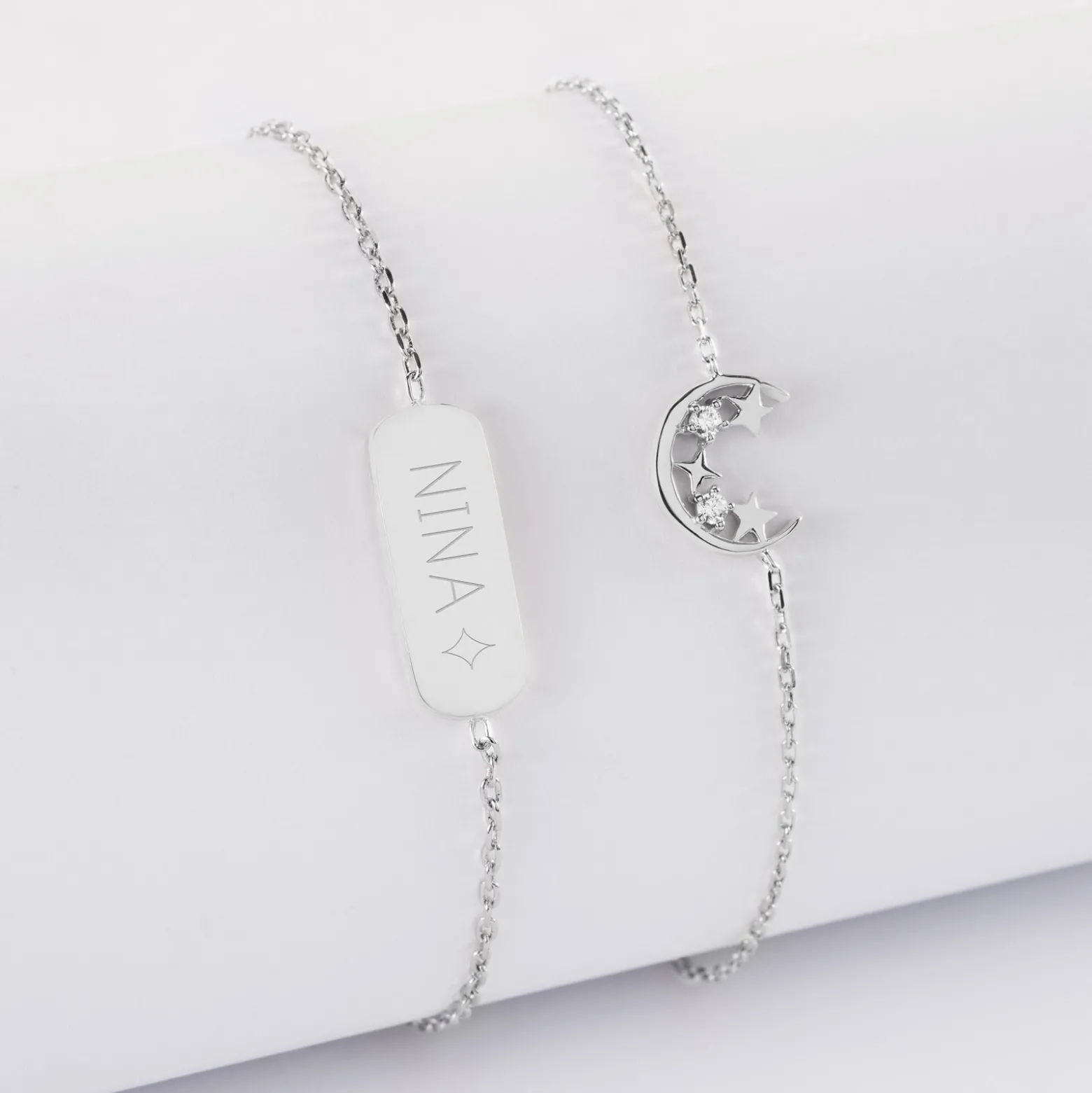 Duo bracelets personnalisés chaine lune scintillante et médaille gravée argent plaque 20x8 mm - HappyBulle x Capucine
