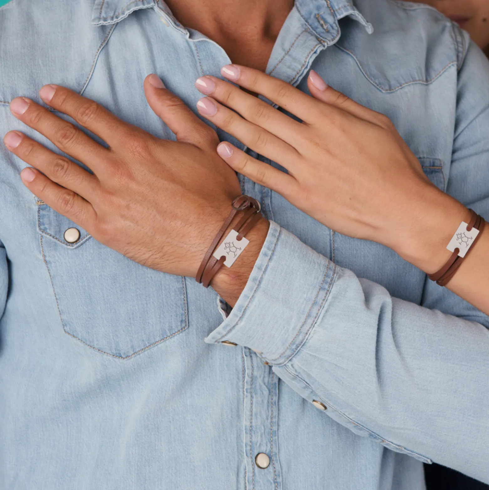 Duo de bracelets cuir personnalisés médailles gravées argent rectangles 2 trous 23x16 mm