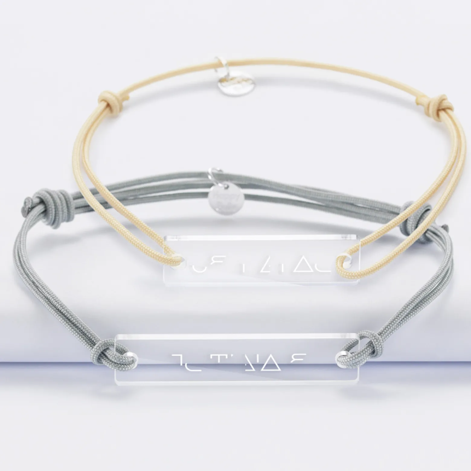 Duo de bracelets inséparables médailles gravées acrylique - Edition spéciale "Je t'aime"
