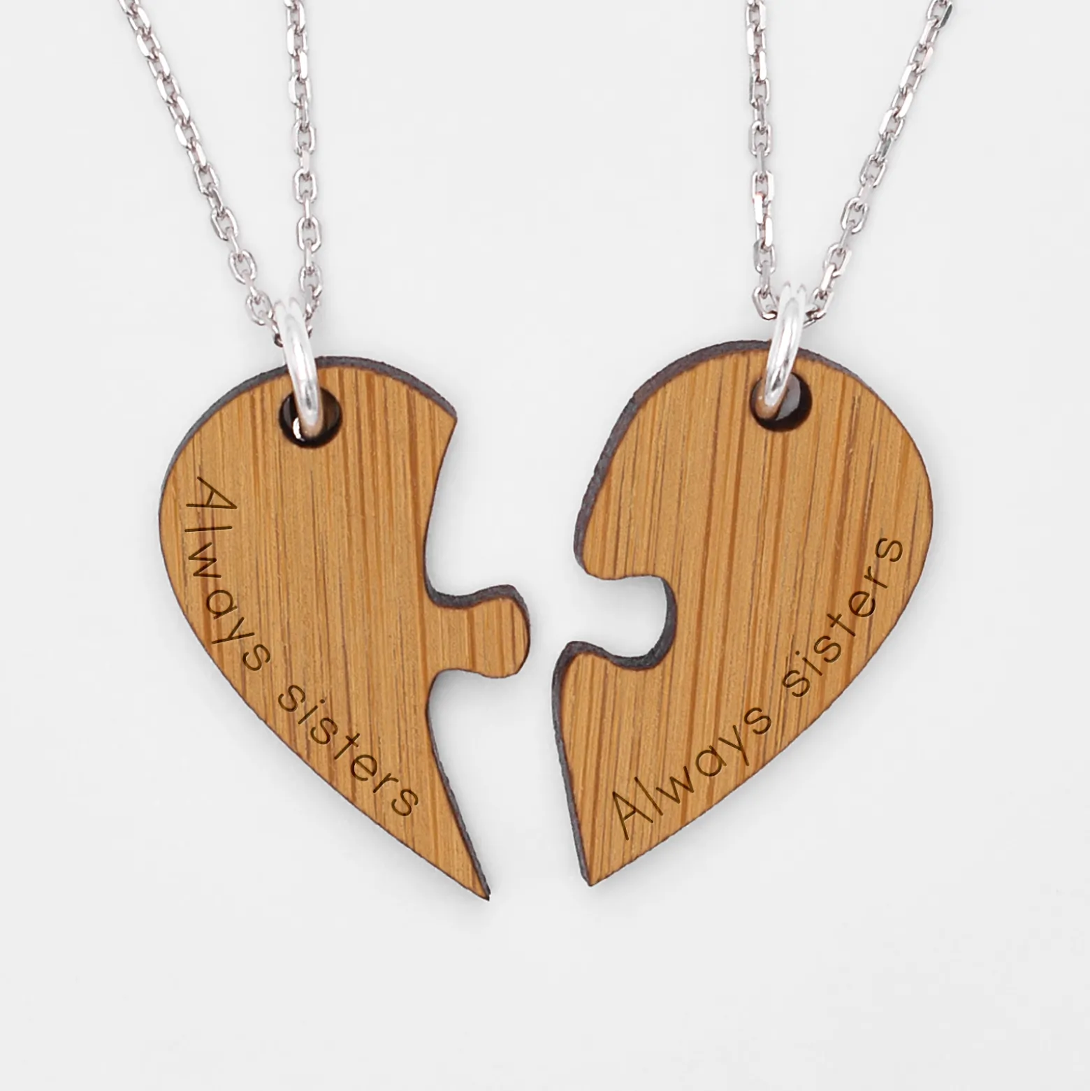 Duo de pendentifs personnalisés médailles gravées bois prénoms "coeur inséparable"