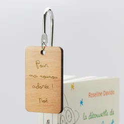 Marque page personnalisé acier médaille gravée bois