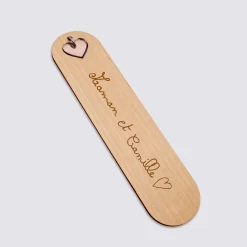 Marque page personnalisé bois gravé avec breloque coeur acrylique miroir