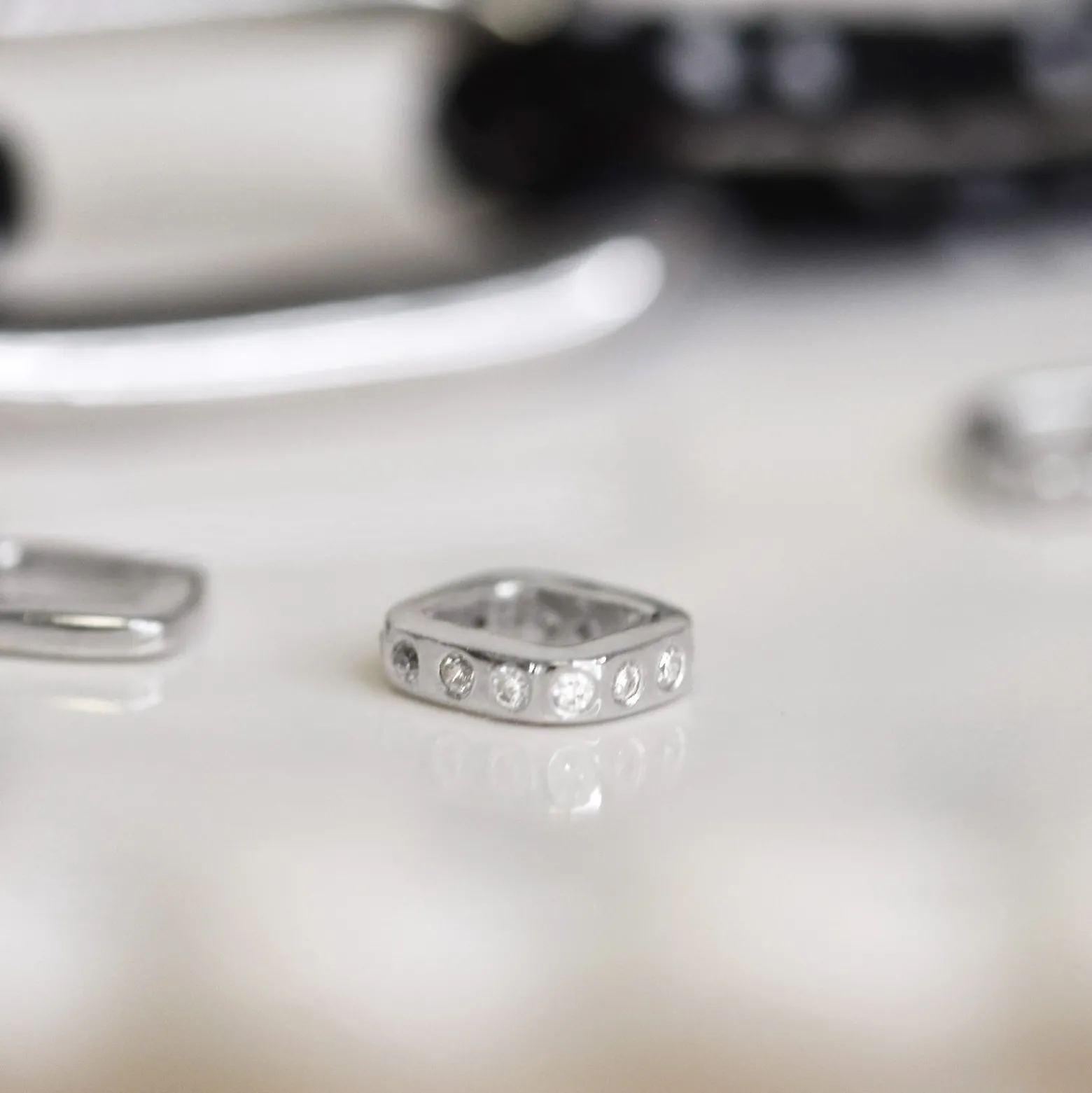 Mini-charm anneau zircon collection Chapitre argent