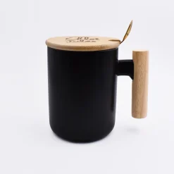 Mug céramique personnalisé couvercle bois gravé