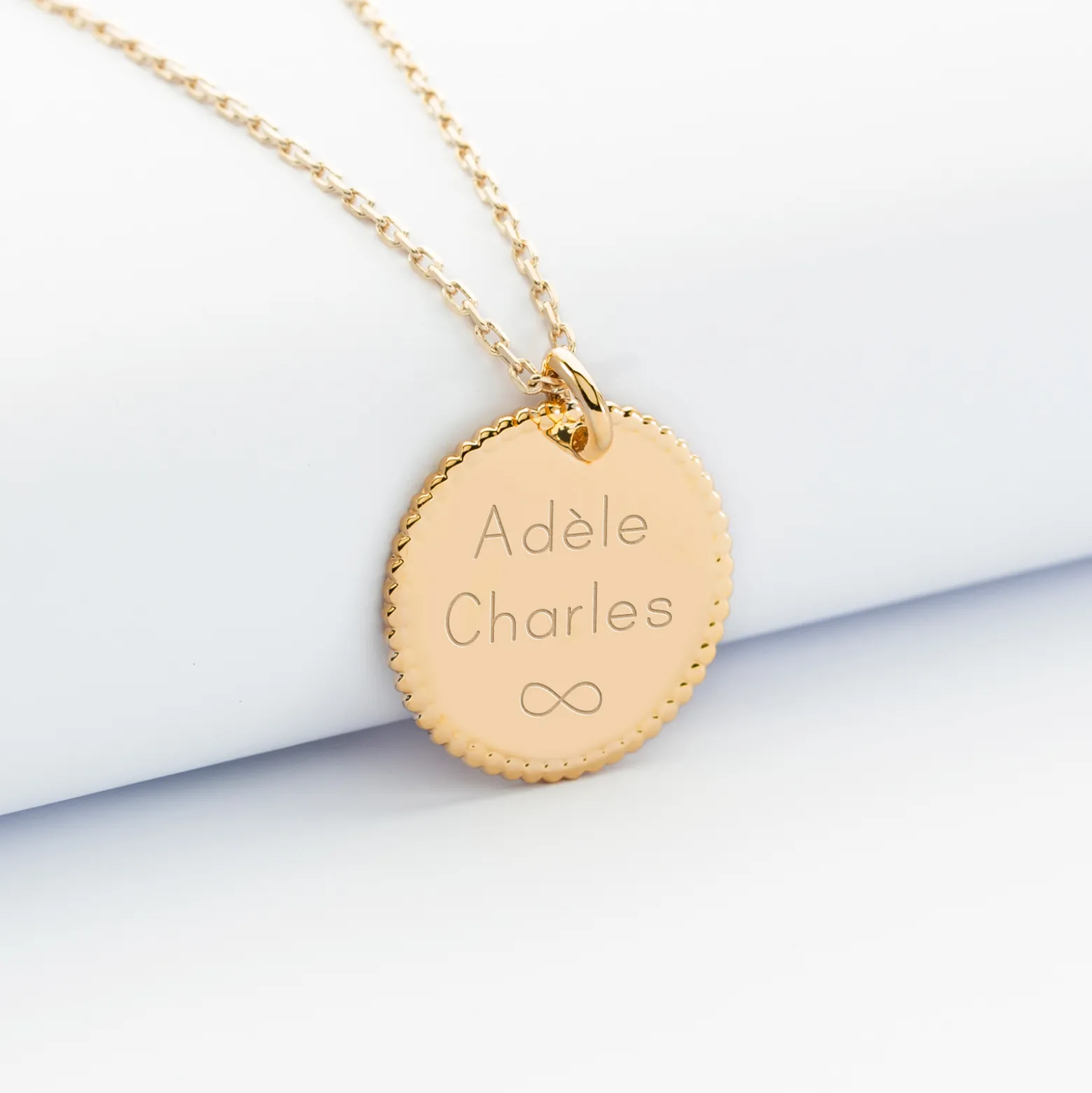 Pendentif bohème personnalisé médaille gravée plaqué or 19 mm