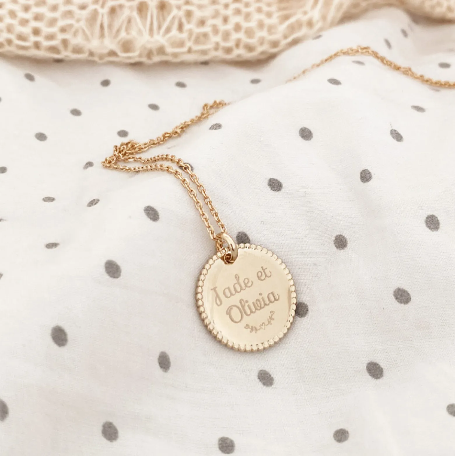 Pendentif bohème personnalisé médaille gravée plaqué or 19 mm