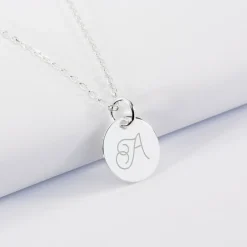 Pendentif enfant calligraphie personnalisé médaille gravée argent 15 mm