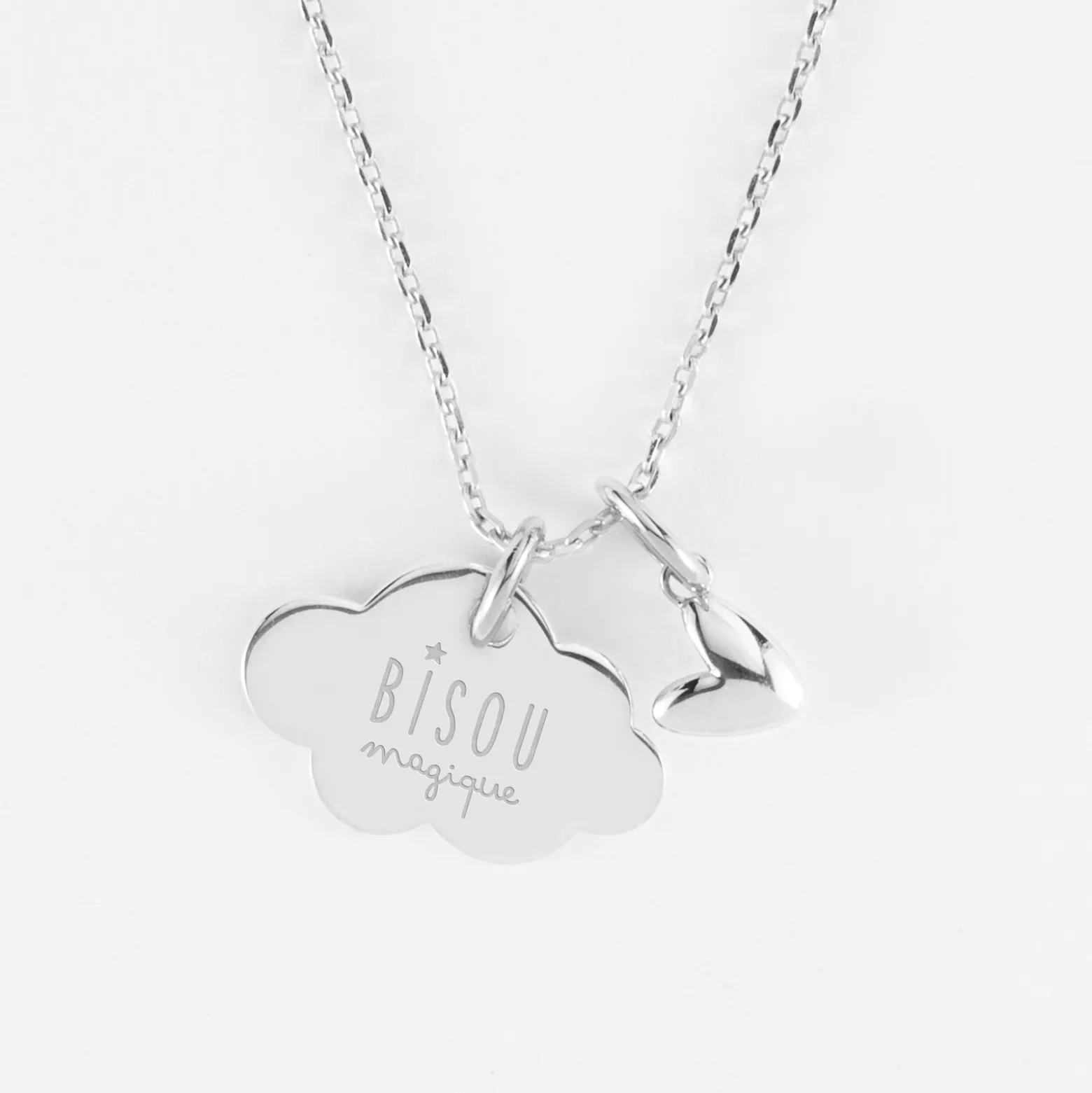 Pendentif enfant personnalisé médaille gravée argent nuage 20x14 mm et breloque petit coeur bombé 7 mm - HappyBulle x Atelier Wagram