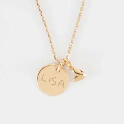 Pendentif enfant personnalisé médaille gravée plaqué or 15 mm et breloque petit coeur bombé 7 mm - HappyBulle x Atelier Wagram