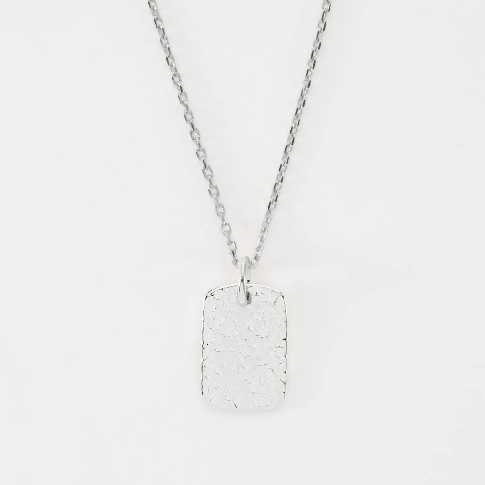 Pendentif enfant personnalisé médaille gravée martelée argent rectangle 17x11 mm