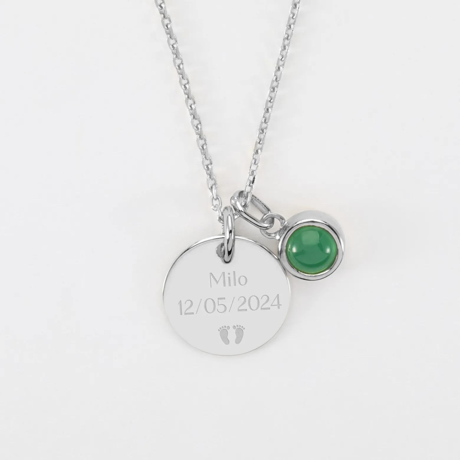 Pendentif enfant personnalisé médaille gravée argent 15 mm et breloque pierre naturelle 8 mm