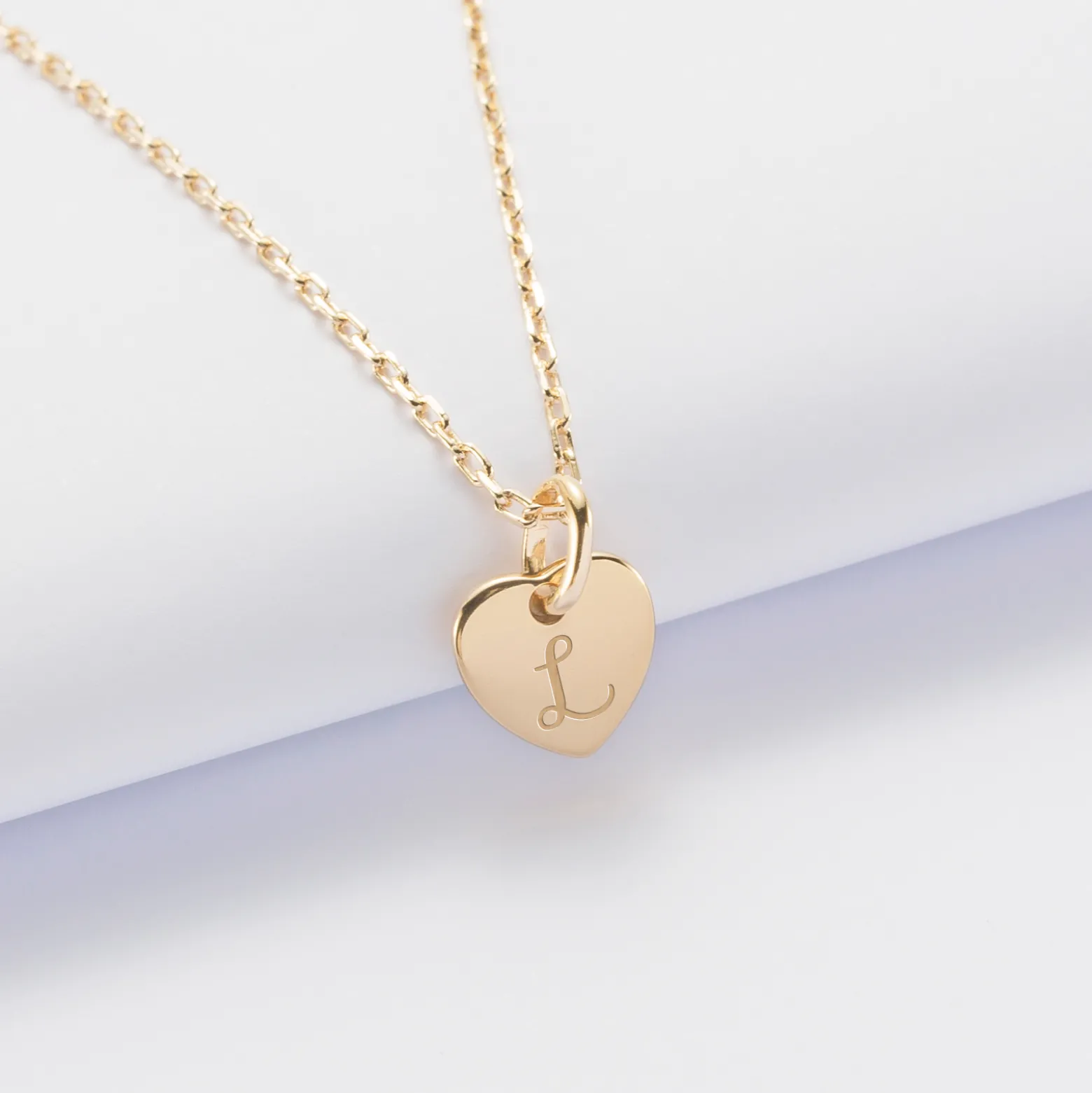 Pendentif enfant personnalisé initiale médaille gravée plaqué or coeur 10 mm