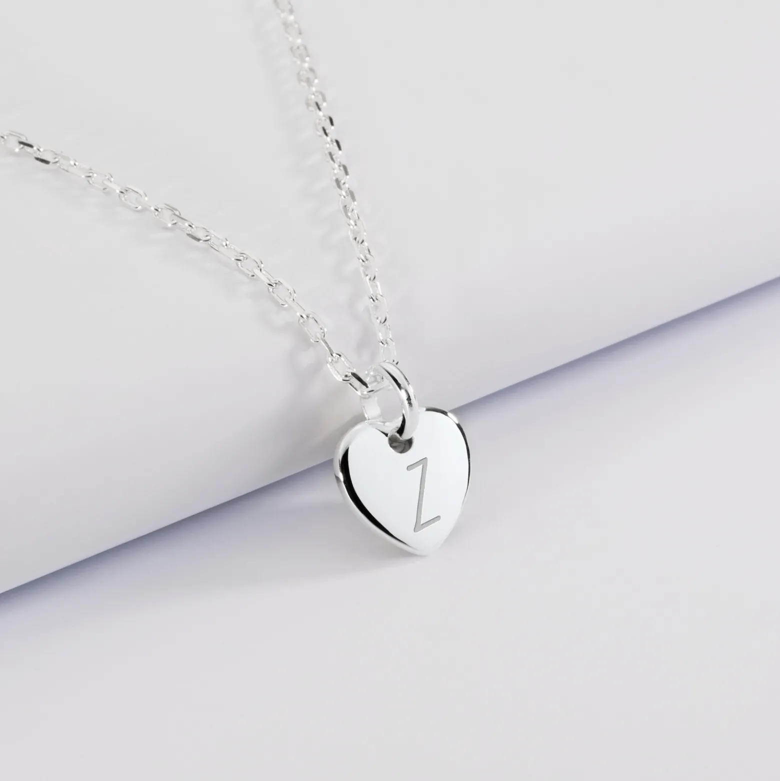 Pendentif enfant personnalisé initiale médaille gravée argent coeur 10 mm