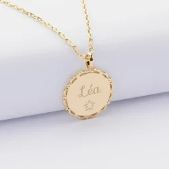 Pendentif enfant personnalisé médaille vintage dentelée gravée plaqué or 17 mm