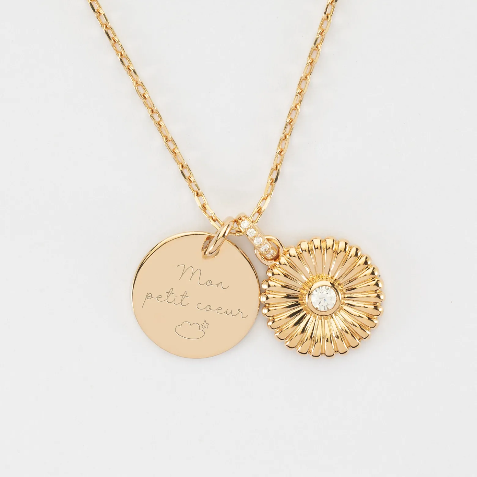 Pendentif enfant personnalisé médaille gravée plaqué or 15 mm et breloque tournesol scintillant 14 mm