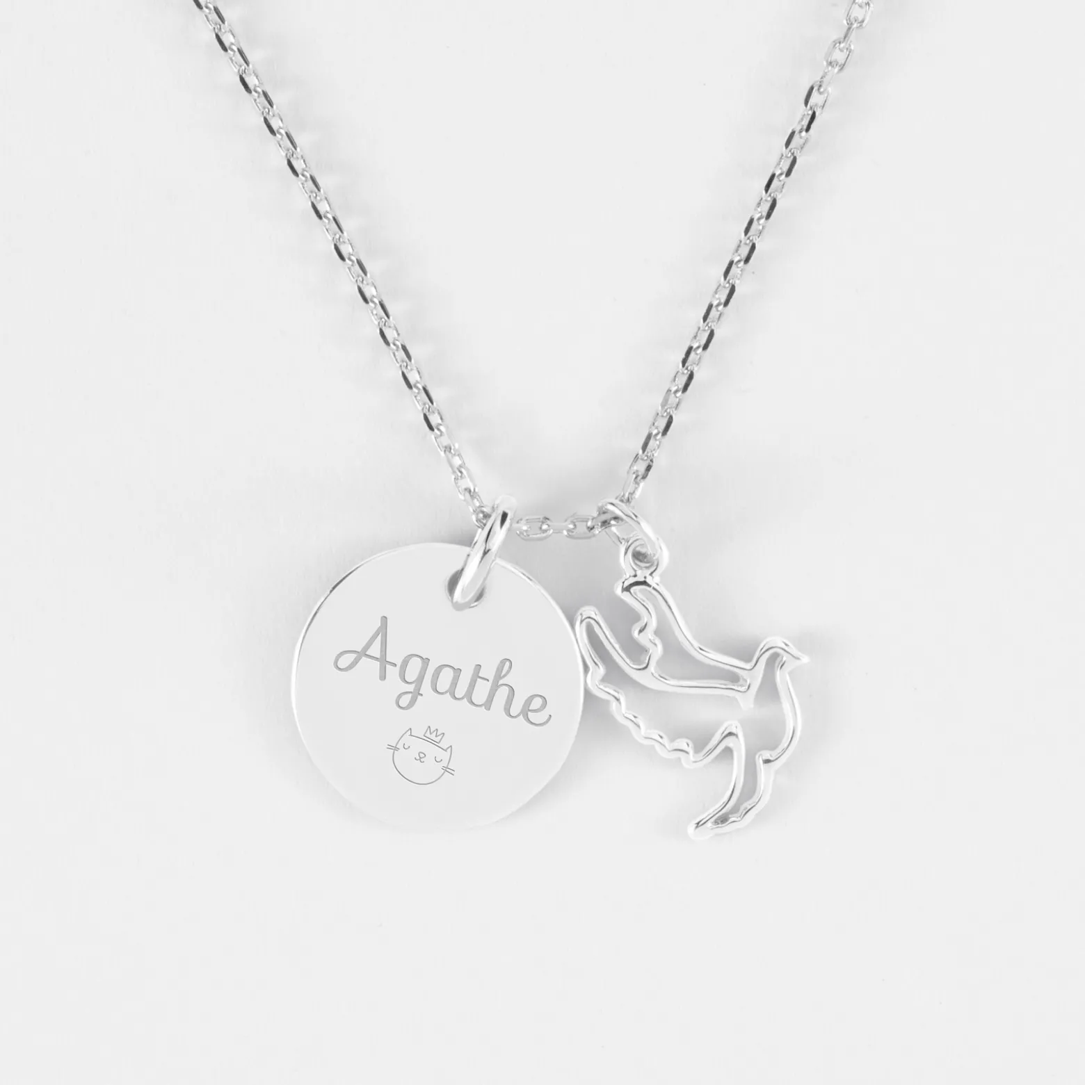 Pendentif enfant personnalisé médaille gravée argent 15 mm et breloque colombe 18 mm