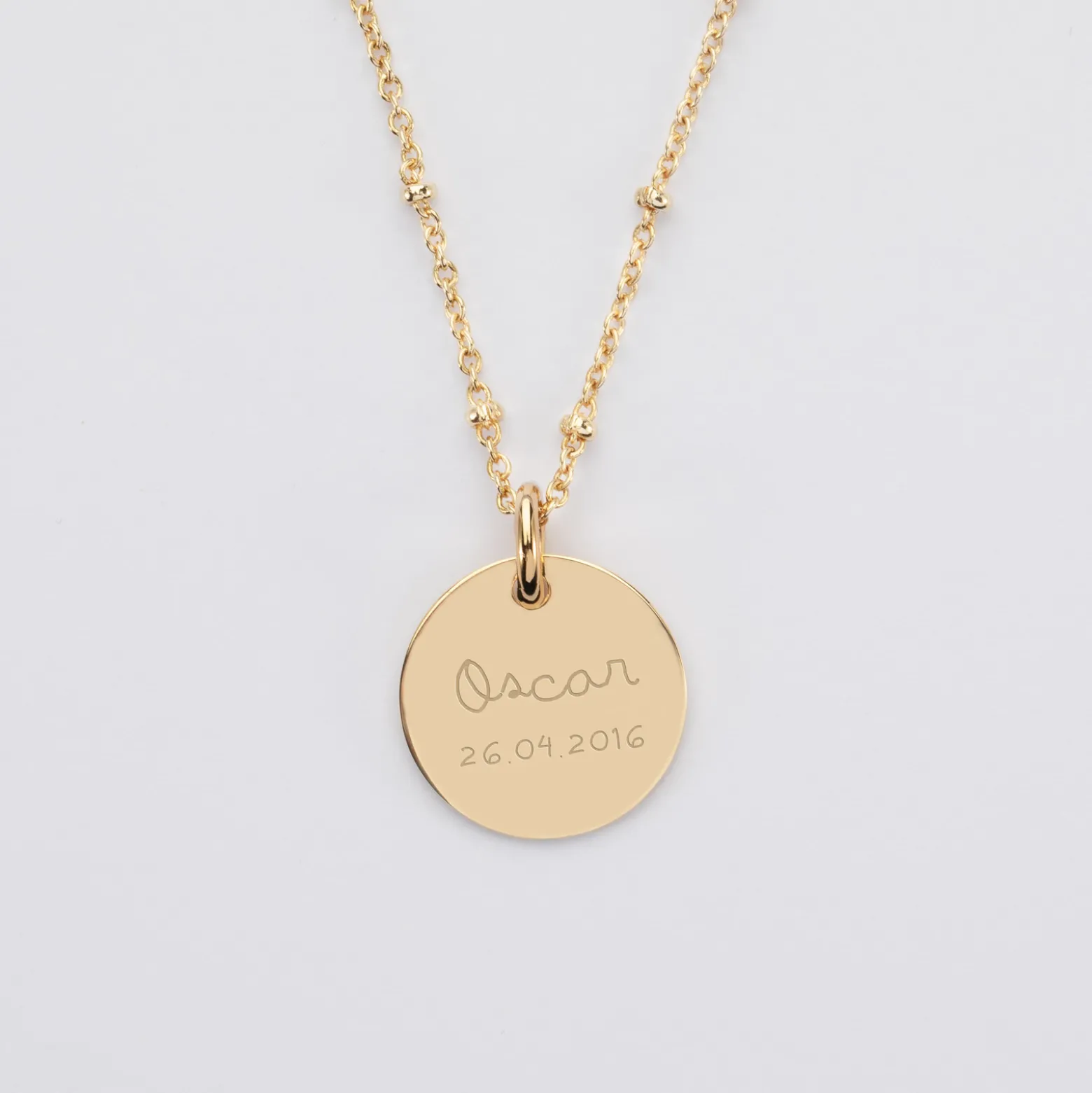Pendentif enfant personnalisé médaille gravée plaqué or 15 mm