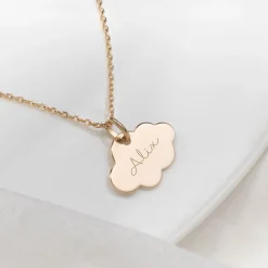 Pendentif enfant personnalisé prénom médaille gravée plaqué or nuage 20x14 mm
