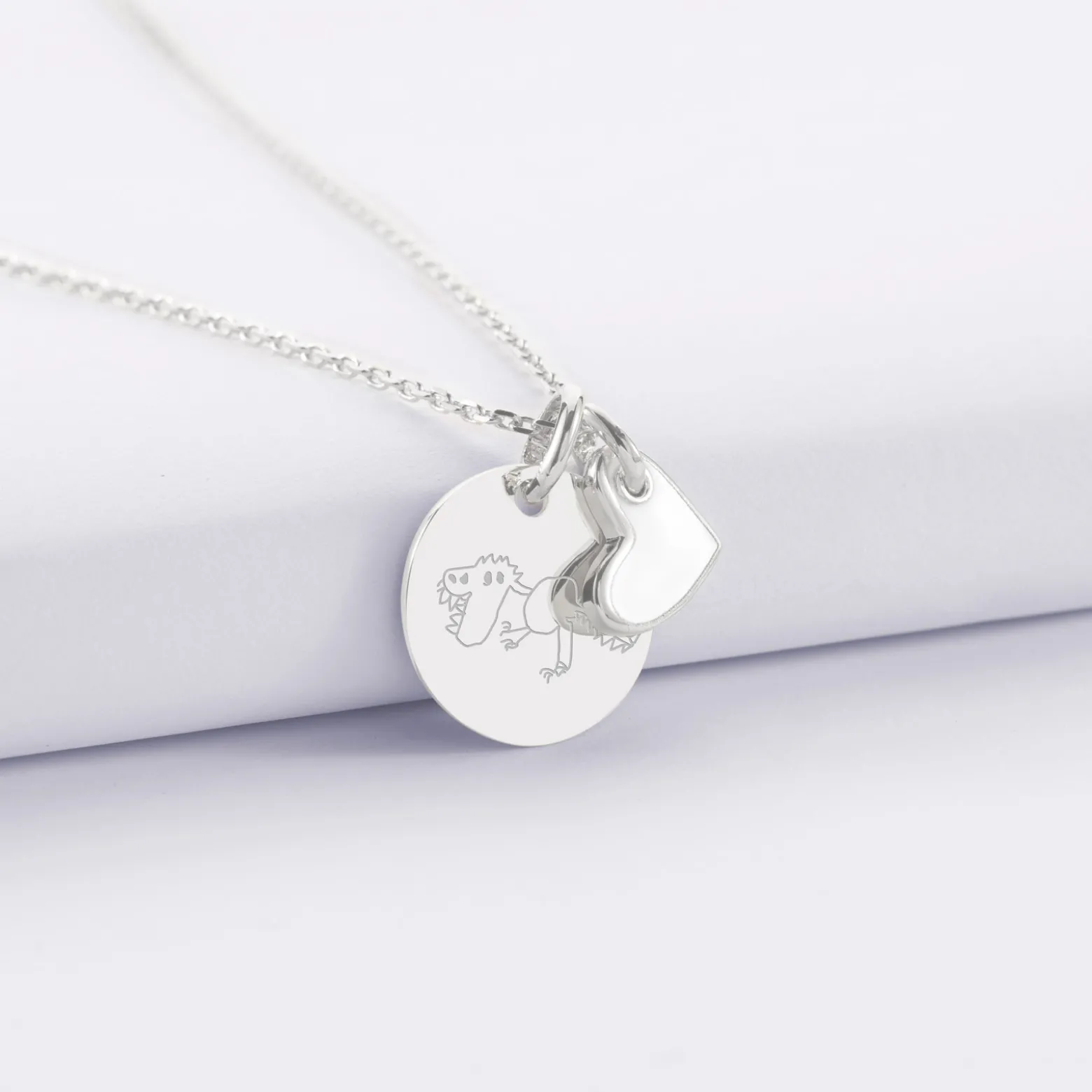 Pendentif enfant personnalisé médaille gravée argent 15 mm et breloque coeur email 10 mm