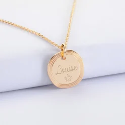 Pendentif enfant personnalisé médaille contour strié gravée plaqué or 17 mm