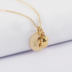 Pendentif enfant personnalisé médaille gravée plaqué or 15 mm et breloque tortue 10 mm