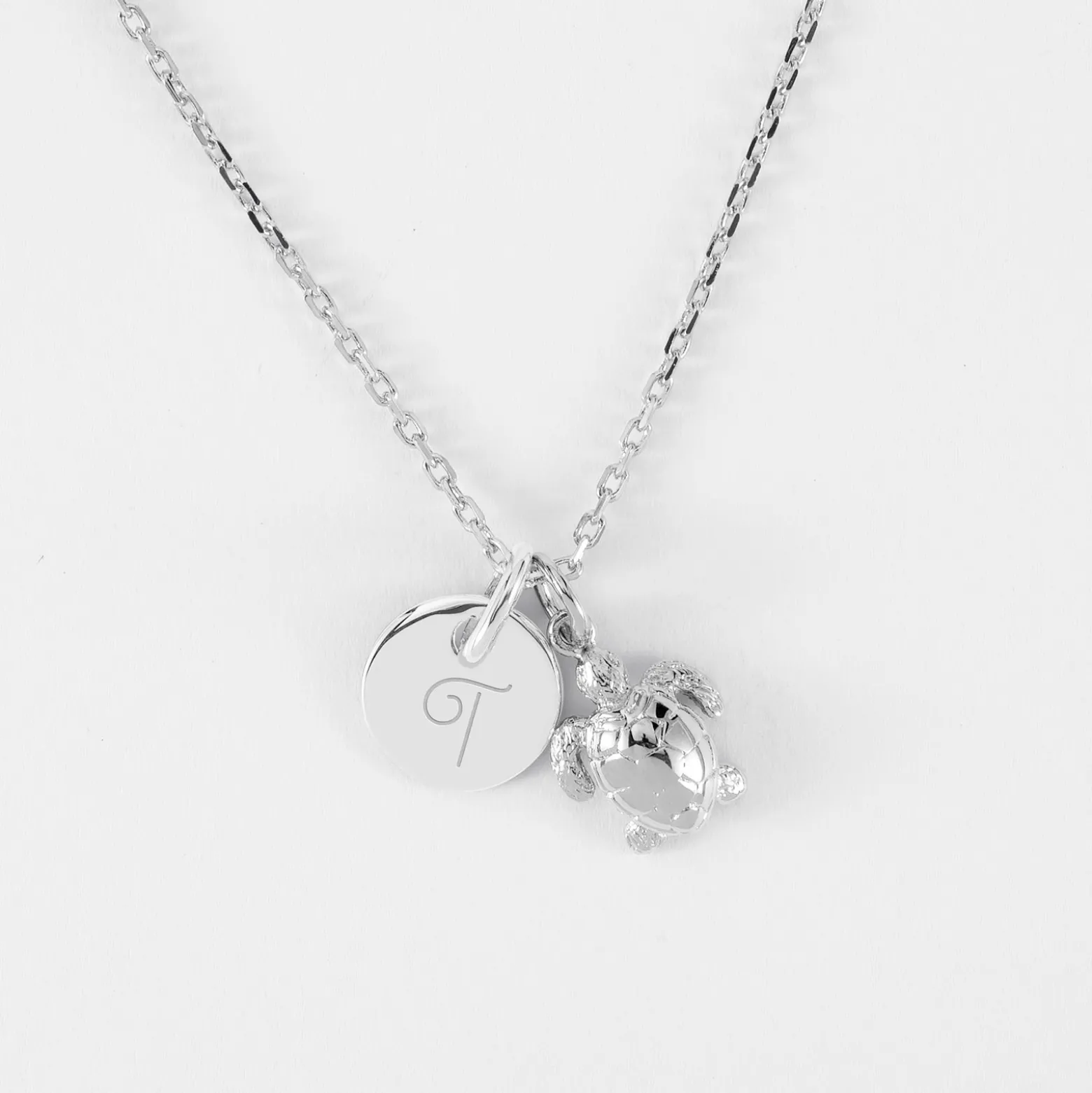 Pendentif enfant personnalisé médaille gravée argent 10 mm et breloque tortue 10 mm