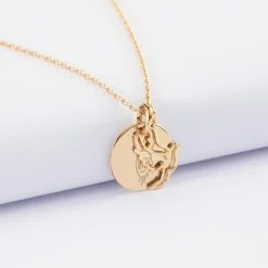 Pendentif enfant personnalisé médaille gravée plaqué or 15 mm et breloque colombe 18 mm