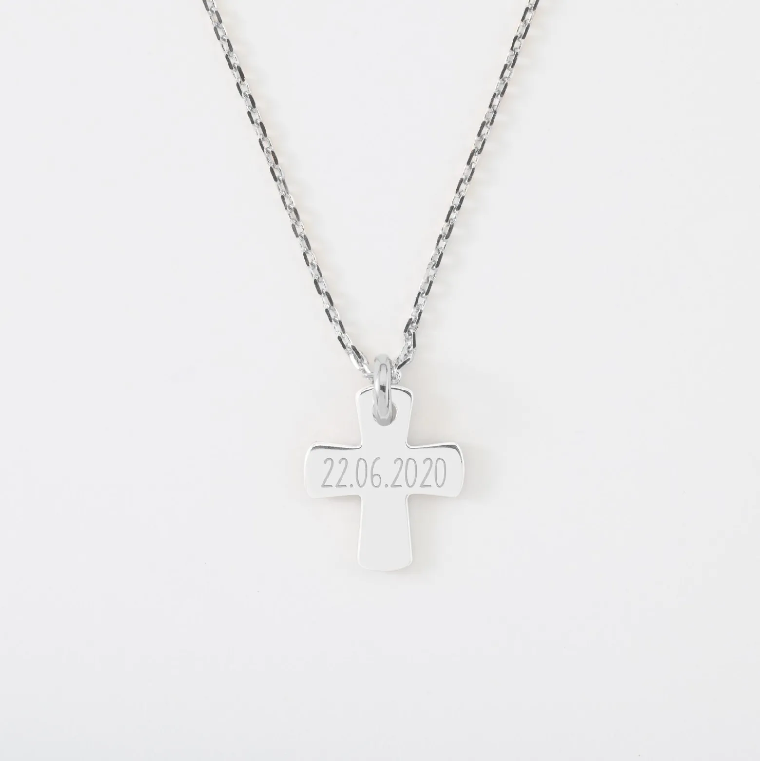 Pendentif enfant personnalisé prénom médaille gravée argent croix 15x13 mm