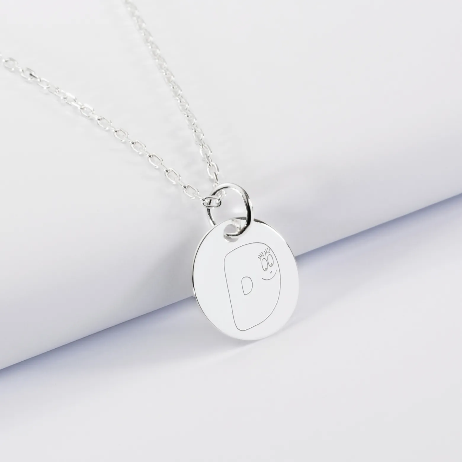 Pendentif enfant personnalisé médaille gravée argent 15 mm - Happybulle x Barbapapa