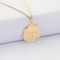 Pendentif enfant personnalisé médaille cachet gravée plaqué or 17 mm