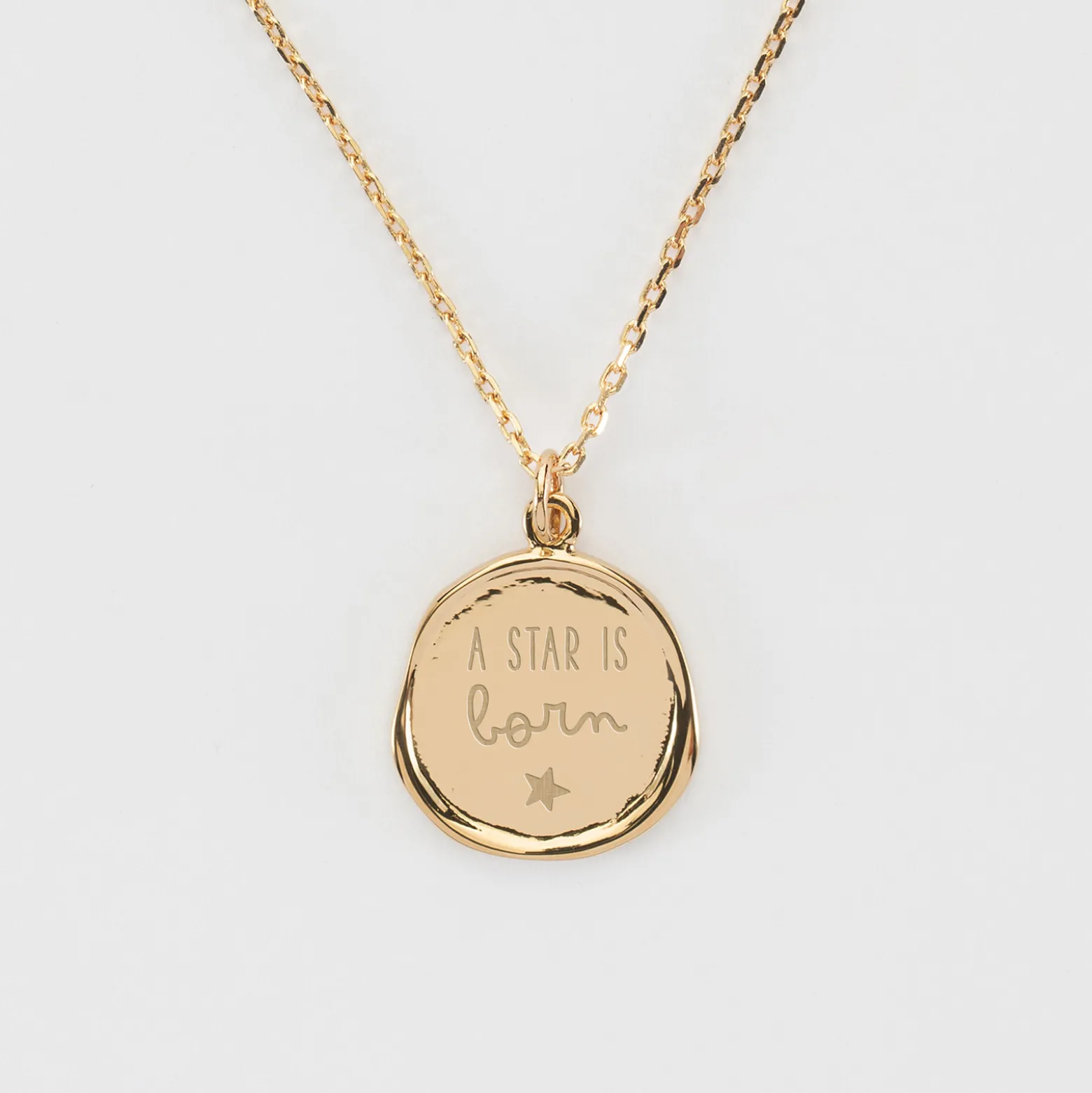 Pendentif enfant personnalisé médaille cachet gravée plaqué or 17 mm