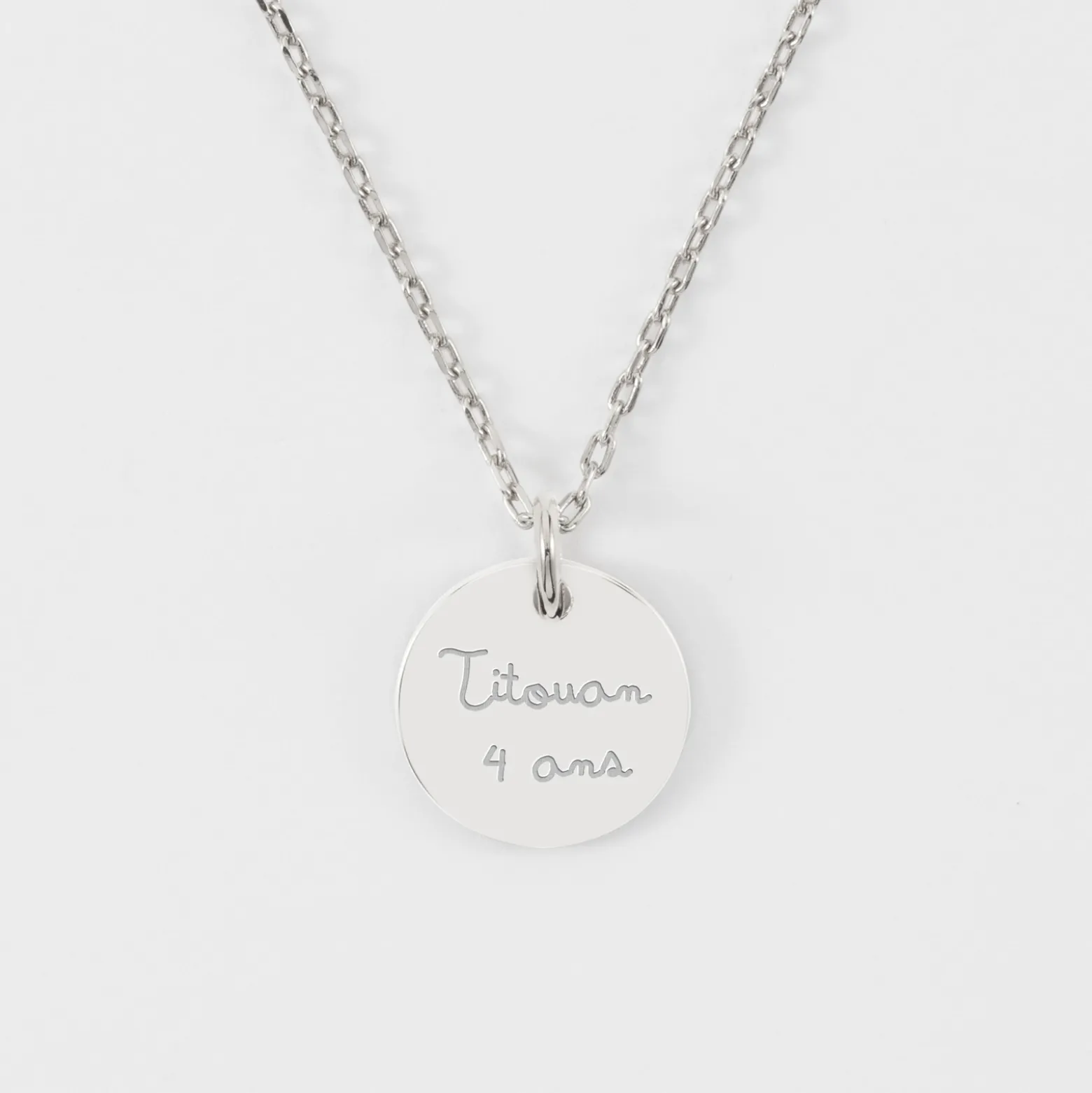 Pendentif enfant personnalisé médaille martelée gravée argent 15 mm