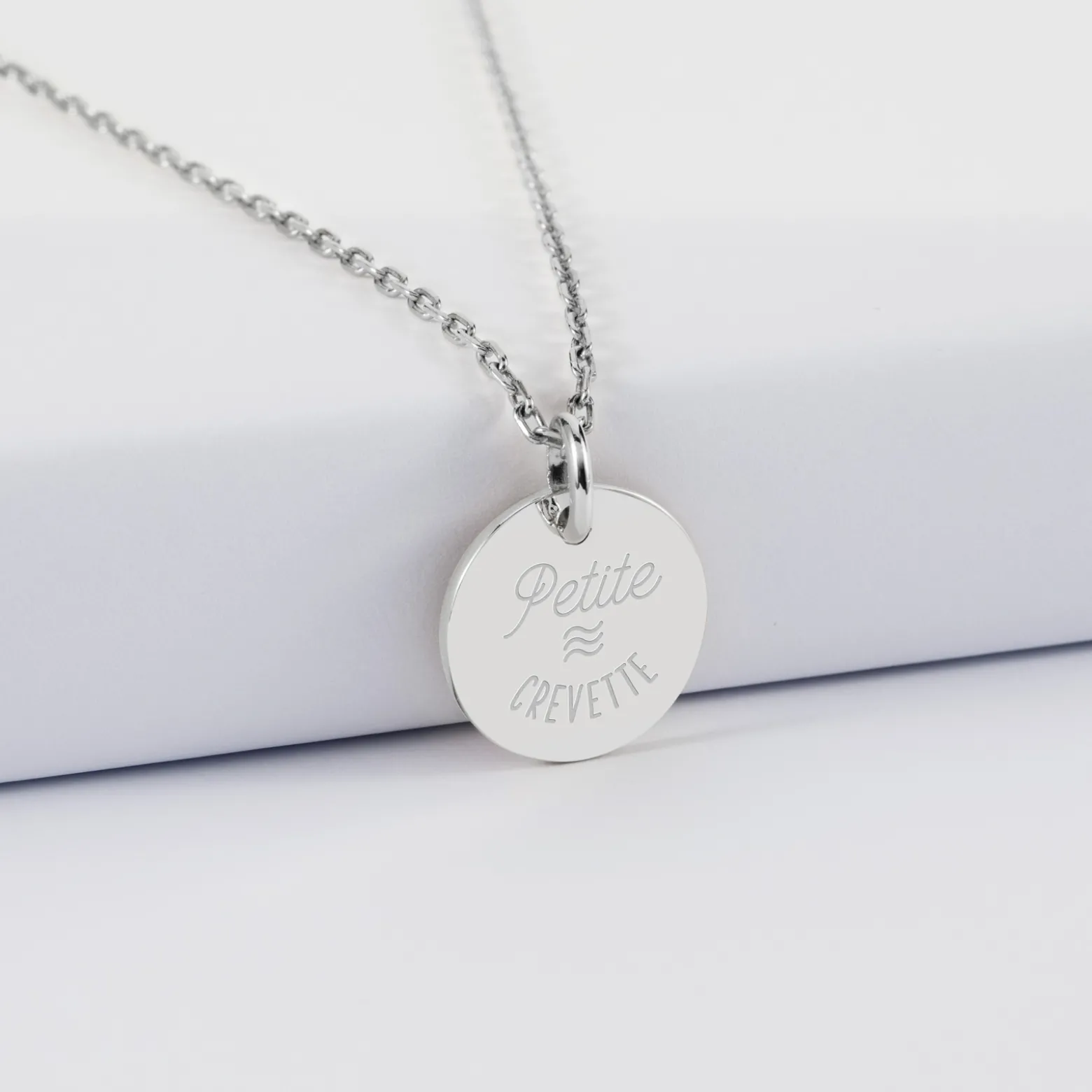 Pendentif enfant personnalisé médaille martelée gravée argent 15 mm