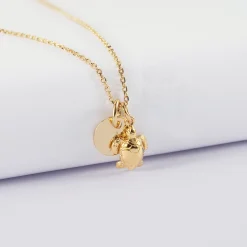 Pendentif enfant personnalisé médaille gravée plaqué or 10 mm et breloque tortue 10 mm