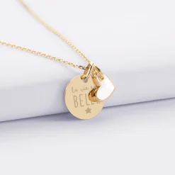Pendentif enfant personnalisé médaille gravée plaqué or 15 mm et breloque coeur email 10 mm