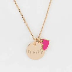 Pendentif enfant personnalisé médaille gravée plaqué or 15 mm et breloque coeur email 10 mm