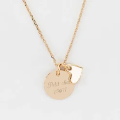 Pendentif enfant personnalisé médaille gravée plaqué or 15 mm et breloque coeur email 10 mm