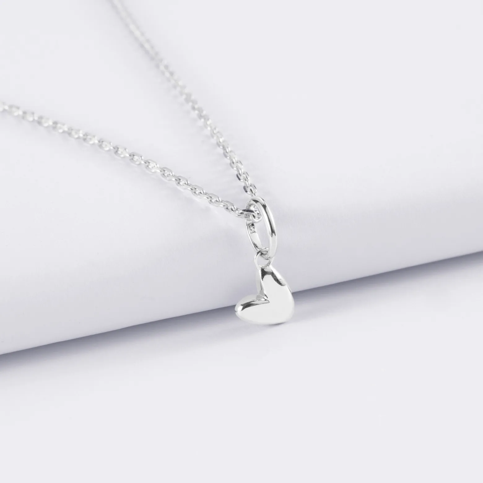 Pendentif enfant petit coeur bombé argent 7 mm - HappyBulle x Atelier Wagram