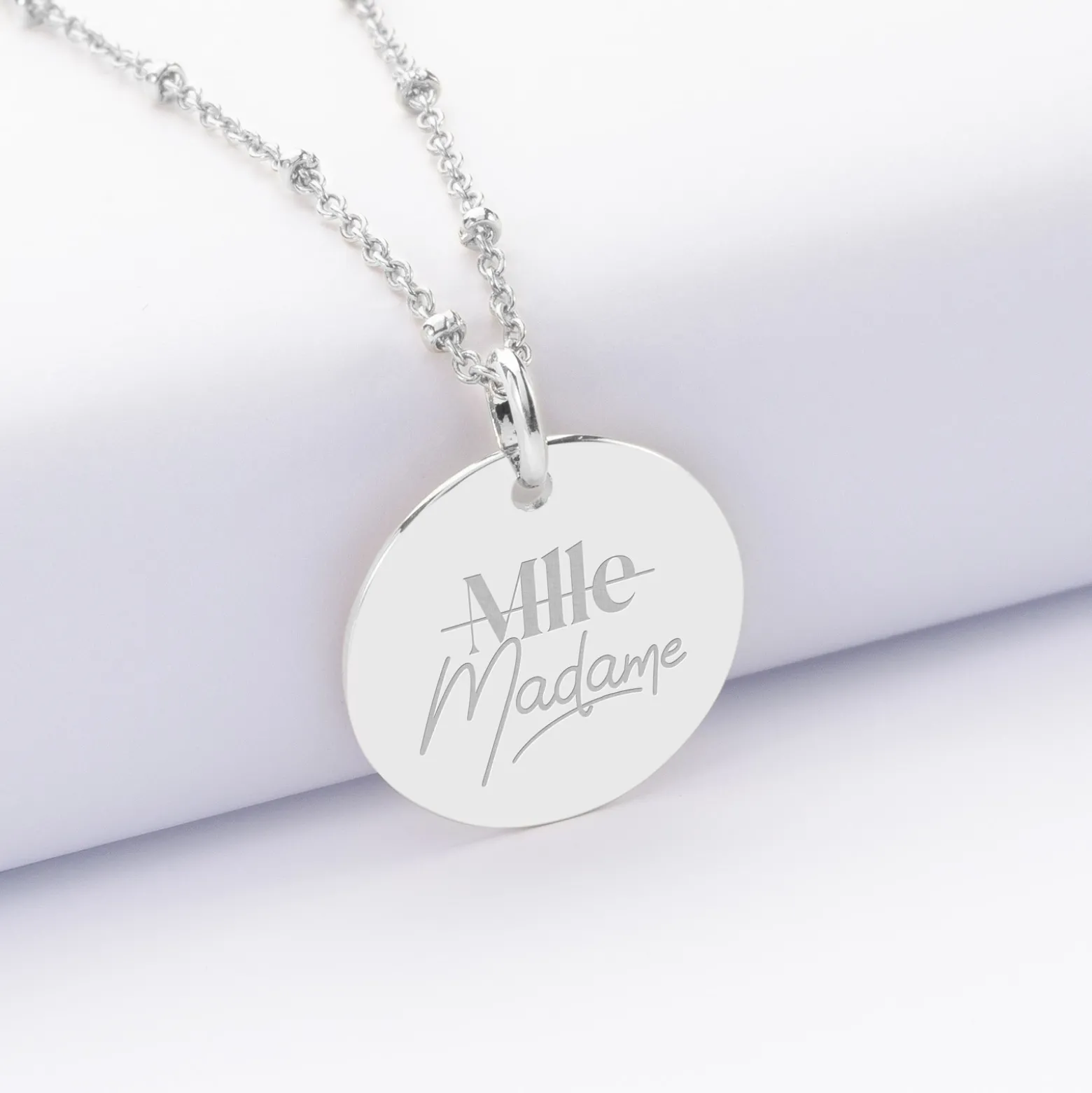Pendentif EVJF personnalisé médaille gravée argent 19 mm