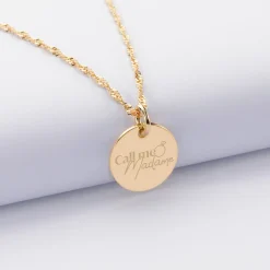 Pendentif EVJF personnalisé médaille gravée plaqué or 15 mm