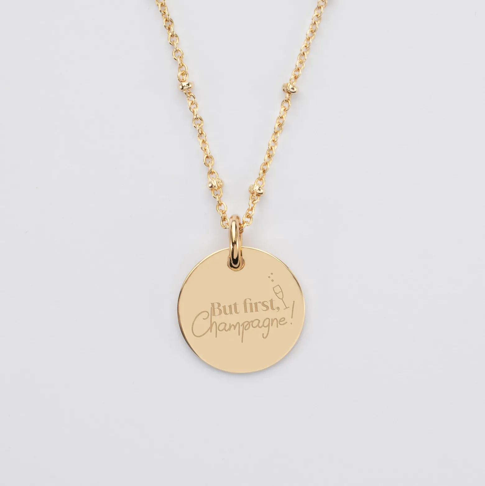 Pendentif EVJF personnalisé médaille gravée plaqué or 15 mm